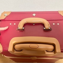 スーツケース　キャリーバッグ　革製の画像