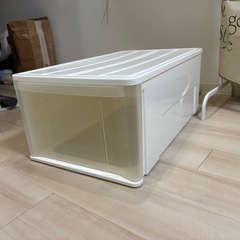 ニトリ　押入れ収納ケース　衣装ケースの画像