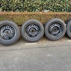 スタッドレスタイヤ　185/65r15