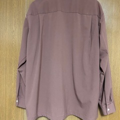 GU ブラウン 長袖シャツ ポケット付きの画像