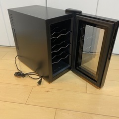 アイリスオーヤマ ワインセラー 8本収納 の画像
