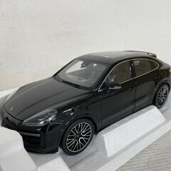 【NOREV】ノレブ ポルシェ カイエン ターボ クーペ 2019 ブラックメタリック 1/18スケール ミニカー モデルカー 美品 コレクション Y0945の画像