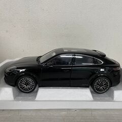 【NOREV】ノレブ ポルシェ カイエン ターボ クーペ 2019 ブラックメタリック 1/18スケール ミニカー モデルカー 美品 コレクション Y0945の画像