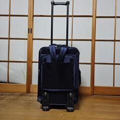 美品です。キャリーバッグ•スーツケースの画像