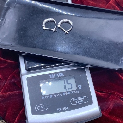 K18WG ホワイトゴールド　フープ　ダイヤピアス　1.5g