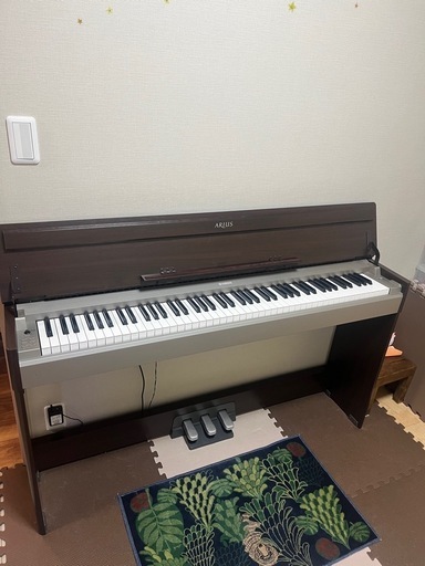 電子ピアノ　YAMAHA ARIUS