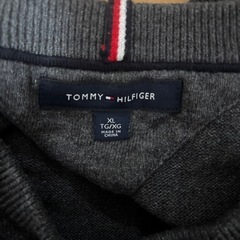 TOMMY HILFIGERフラッグロゴグレー ニットセーターXLの画像