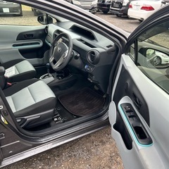 ローンに通らない方お助けします。トヨタアクア　平成24年式　車検2年付　走行11万キロ　ナビ　テレビ　DVD   ETC  バックカメラ　プッシュスタート　スマートキー　コーナーセンサー　の画像