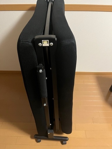 折りたたみ式ベッド