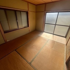 徳島県美馬市の室内に物がほとんどなく綺麗で敷地が広いです。 − 徳島県