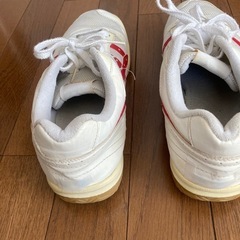 スニーカーの画像