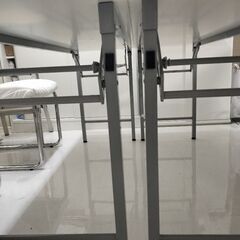 ミーティングテーブル 折りたたみ机 白 長机 作業台の画像