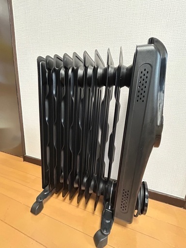 エレクトロラックス【 コンフォートヒート700 オイルヒーター ブラック EO12D102C0 /Electrolux\n