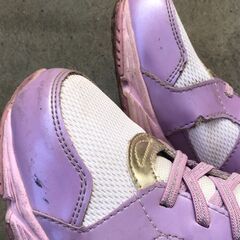キッズスニーカー 22.0 と 22.5の画像