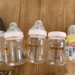 哺乳瓶の画像