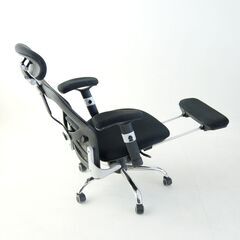 【寝れます】フットレスト付きオフィスチェア＋フェイクグリーン15点ほど　（約35度のロッキング機能／ピュアウレタン入り座面）の画像