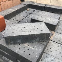 レンガ　敷材用透水性　イブシ煉瓦の画像