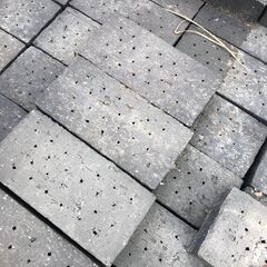 レンガ　敷材用透水性　イブシ煉瓦の画像