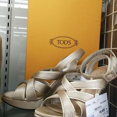 TODS　サンダル　ゴールド　箱付属　IKZ-383