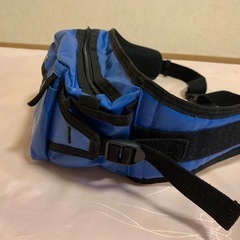 Blue Crossed ウエストバッグの画像