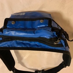 Blue Crossed ウエストバッグの画像