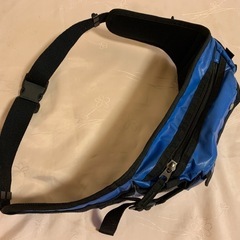 Blue Crossed ウエストバッグの画像