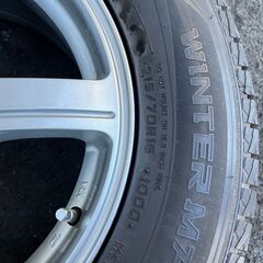 バリ溝 スタッドレス 215/70R16 5H PCD114.3ダンロップ ウィンターマックス デリカ アウトランダー の画像
