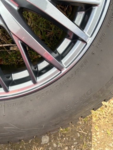 22年製ブリザックDM-V34残溝9割以上本アルミホイール付き　オマケ付き
