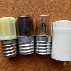 蛍光灯の点灯管の画像