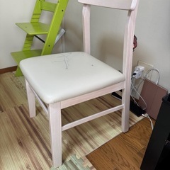 ダイニングテーブルの画像