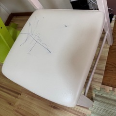 ダイニングテーブルの画像