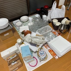 食器色々　　　作家さんの大皿もあります