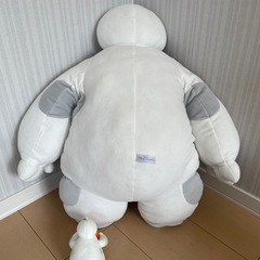 ベイマックスのぬいぐるみとキーホルダーの画像