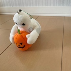 ベイマックスのぬいぐるみとキーホルダーの画像