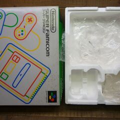 スーパーファミコンの箱も追加します 当時物 任天堂 ファミコン箱だけ Family Computer 外箱だけです 箱があれば手持ちの本体などをネットで高く売ることができるかもしれませんの画像