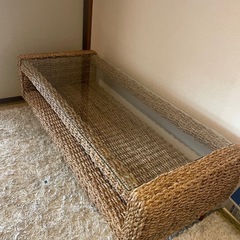 ガラステーブル