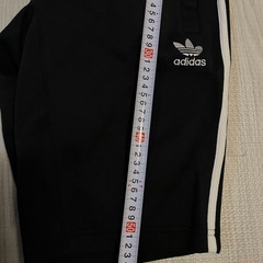 【ほぼ未使用】スウェット　アディダスハーフパンツ 
の画像