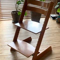 受け渡し予定者確定済みストッケ子供用椅子