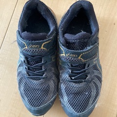 中古スニーカー　　22㎝