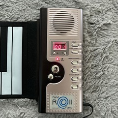 電子ピアノ　ロール式の画像