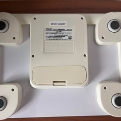 【急】オムロン 
体重・体組成計 HBF-212 ホワイトの画像