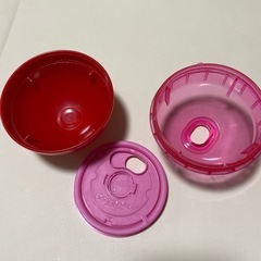 おやつをあげるおもちゃの画像