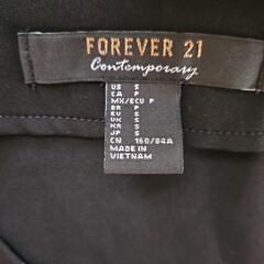 お値下げしました！FOREVER21ブラウス&UNIQLOパンツの画像