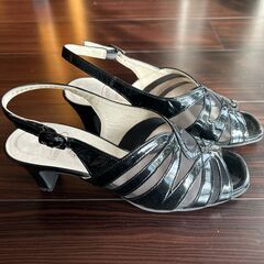 再値下げしました　細身の靴５足　安く譲ります　その１，２，更に一足追加して値下げの画像