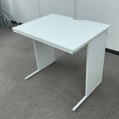 オフィス用デスク2台あり
