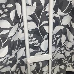 かなり頑丈そうな「つっぱり棒」