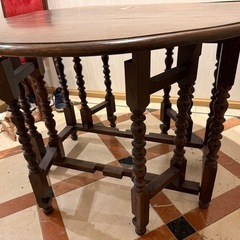 ドロップリーフテーブルの画像