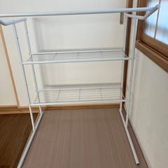 押入れ収納⭐︎奥に物を、手前に服を掛けてスッキリ‼️❗️　の画像