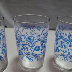 未使用　昭和レトロ　タンプラー　ガラスのコップ　青い花がら　5個の画像