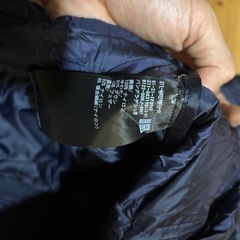 ユニクロ　ダウンベスト　紺色　m　の画像